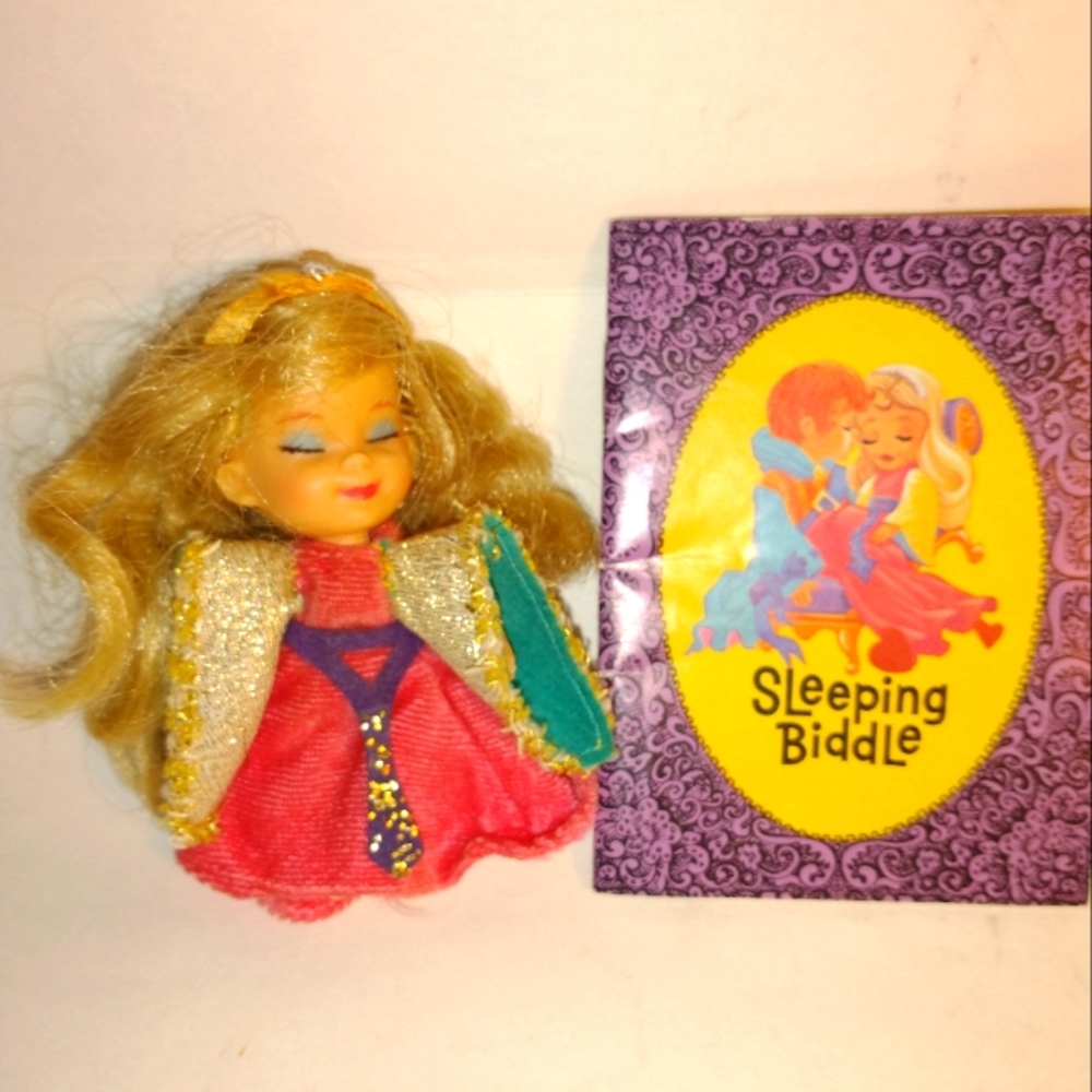 Sleeping Beauty vintag little kiddle Doll and book 1968 exc, condition. (Rare.)
